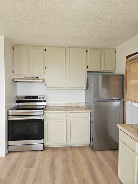 Building Photo - 133 Hanalani St