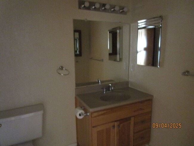 Building Photo - NE Heights 2bedroom 1000SF