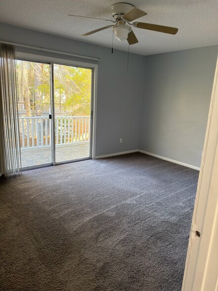 Building Photo - 144 Douglas Rd W