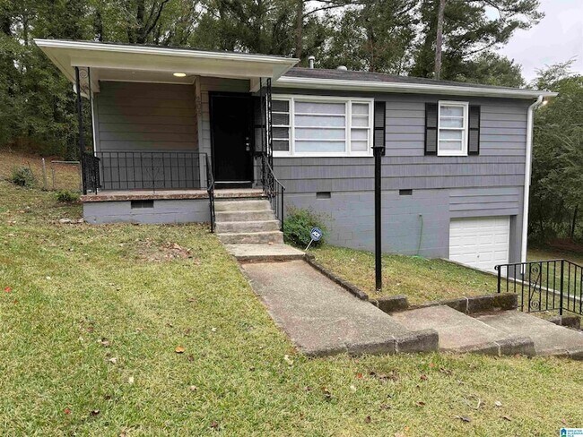 Building Photo - 205 Lake Dr Cir NE