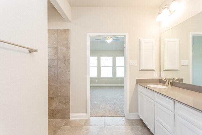 Building Photo - 16 Florentino Vine Pl