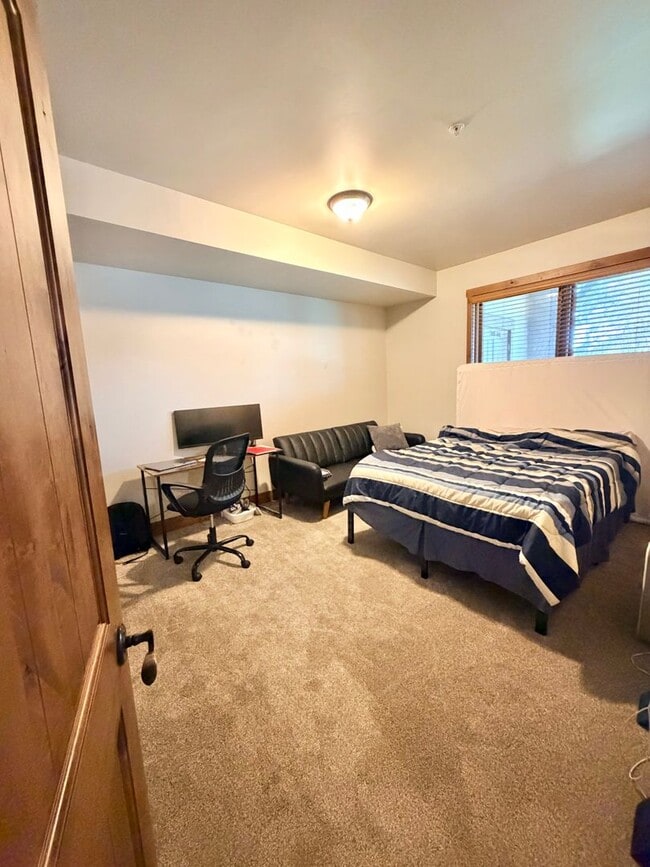 Building Photo - Monterra Condo