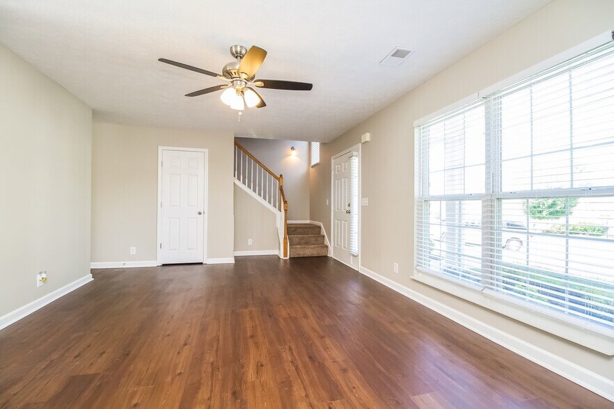Building Photo - 2122 Loudenslager Dr