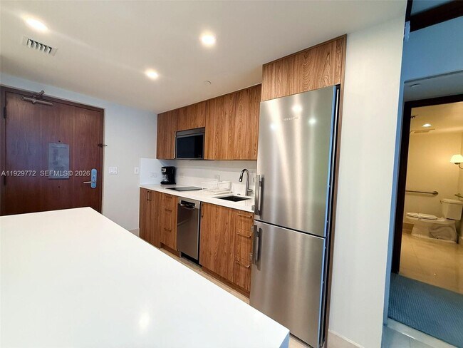 Building Photo - 6801 Collins Ave