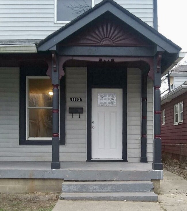 New front foor. - 1150 Tecumseh St