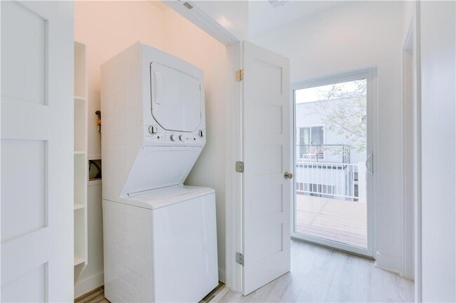 Building Photo - 1906 E 17th St