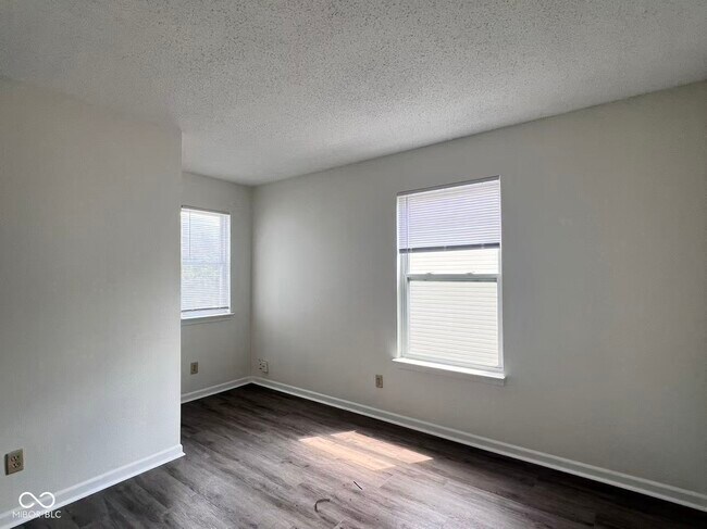 Building Photo - 10965 Sweetsen Rd