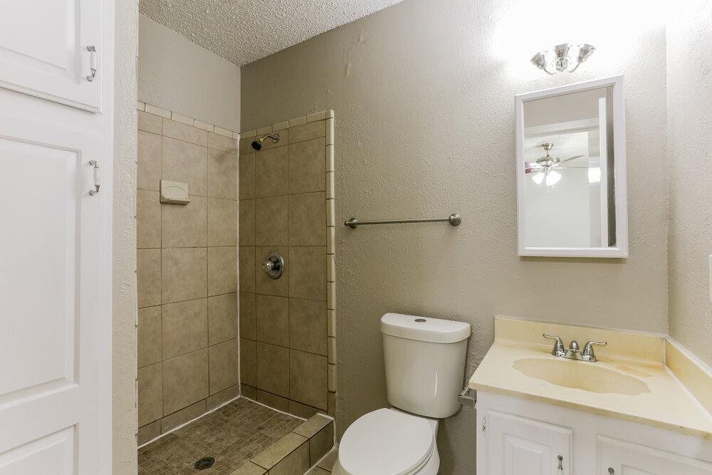 Building Photo - 2505 Crown Cir