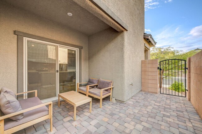 Building Photo - Beautiful Skye Canyon Home w/ 3rd Floor Living Suite - A MUST SEE!