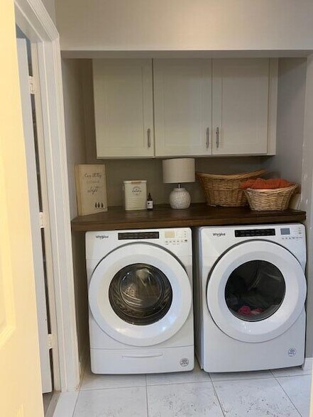 Building Photo - 8597 Jade Dr