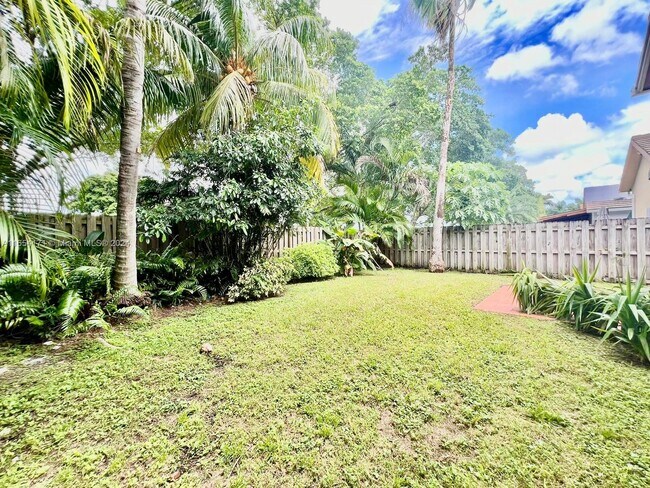 Building Photo - 9941 NW 32nd St