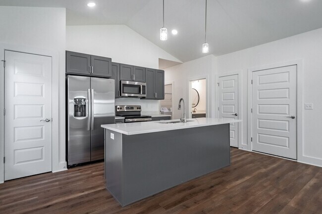 Building Photo - The Chalet at Been Road Villas 3 Bed, 2 Bath