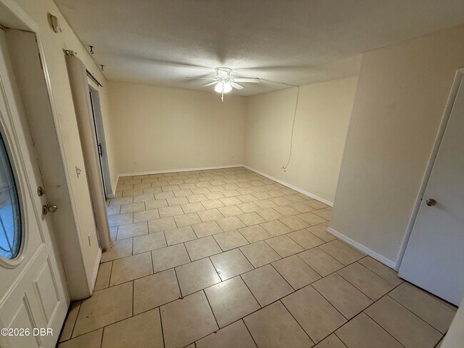 Building Photo - 71 Springwood Square