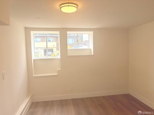 Building Photo - 2555 Sherwood Dr