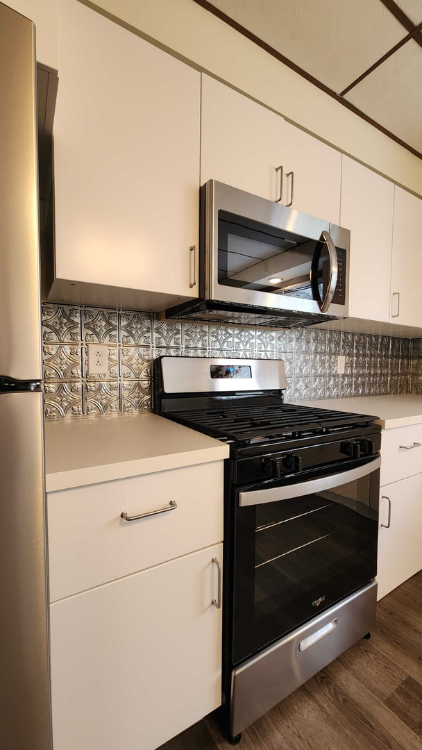 Building Photo - Now showing! Updated 4BR  1 bath house!