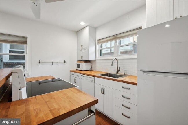 Building Photo - 2735 N 46th St