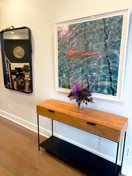 entry way - 1706 10th St NW