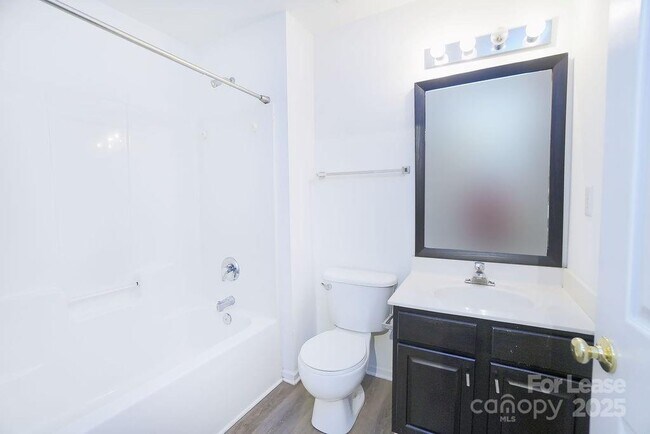 Building Photo - 9858 Treeside Ln