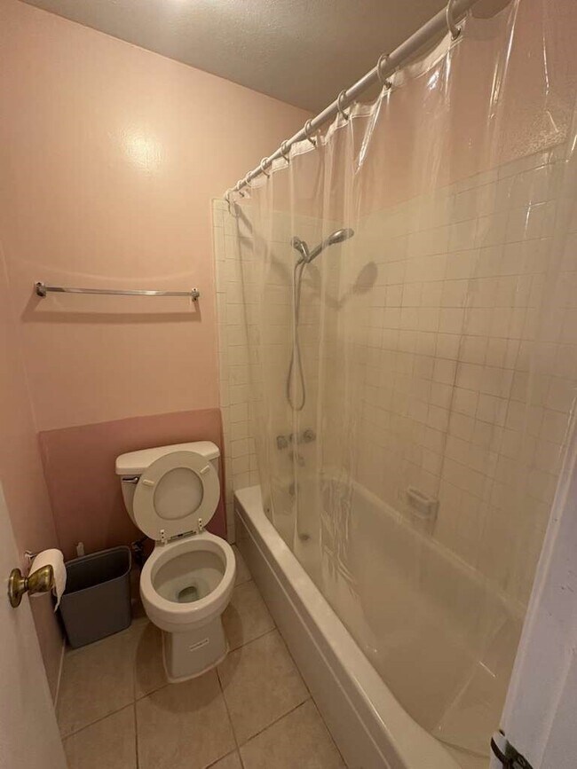 Building Photo - 10555 Turtlewood Ct