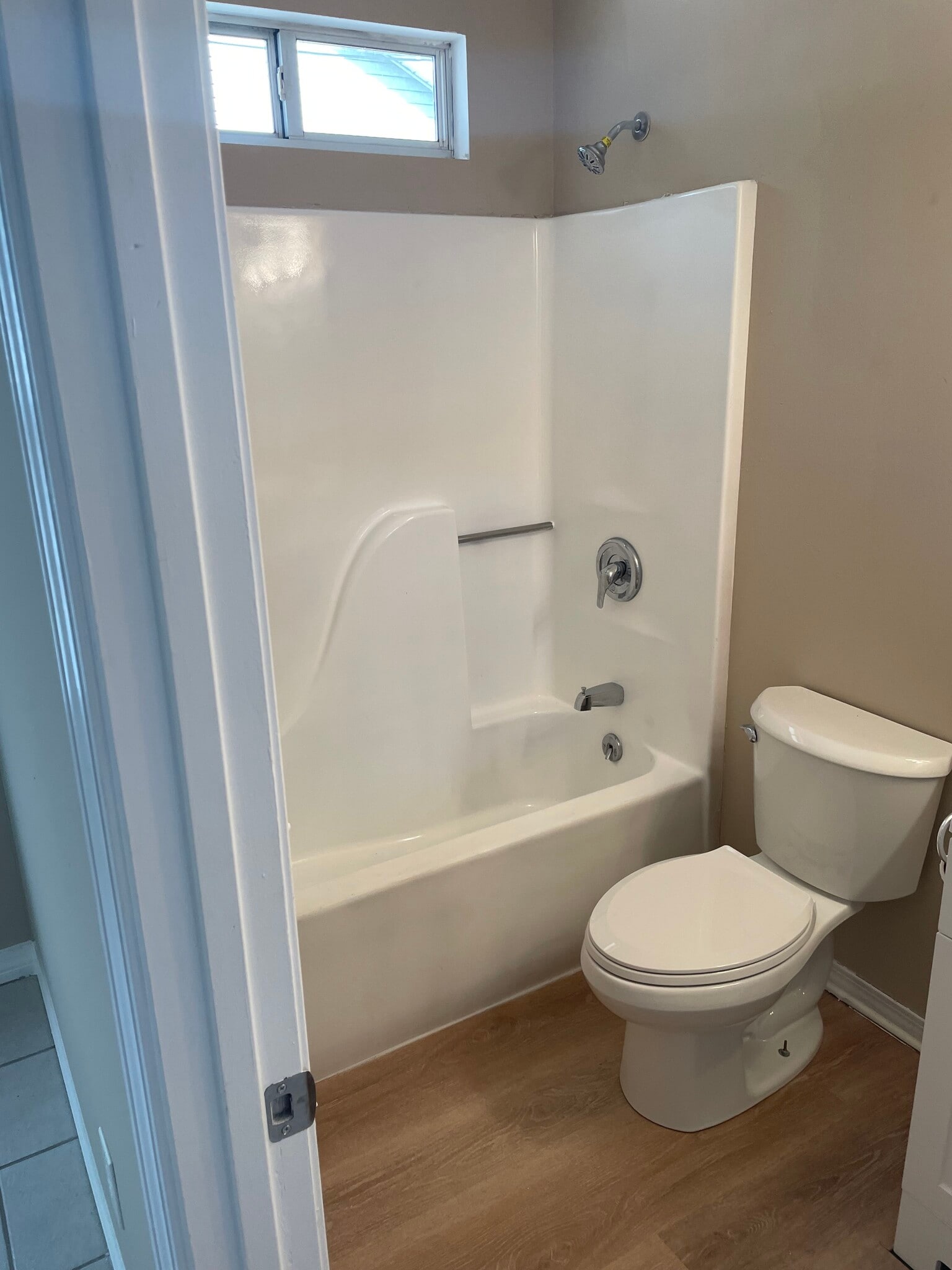 Building Photo - 426 Apple Dr