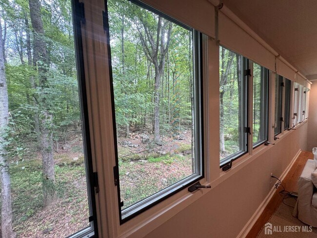 Building Photo - 87 Ridgeview Cir