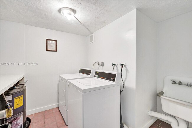 Building Photo - 1400 S Ocean Dr