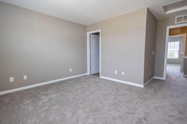 Building Photo - 5750 Hayden Run Blvd