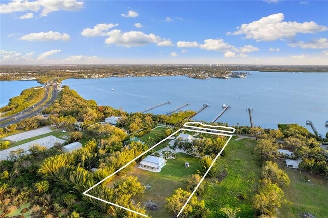 Building Photo - 450 Bayshore Dr