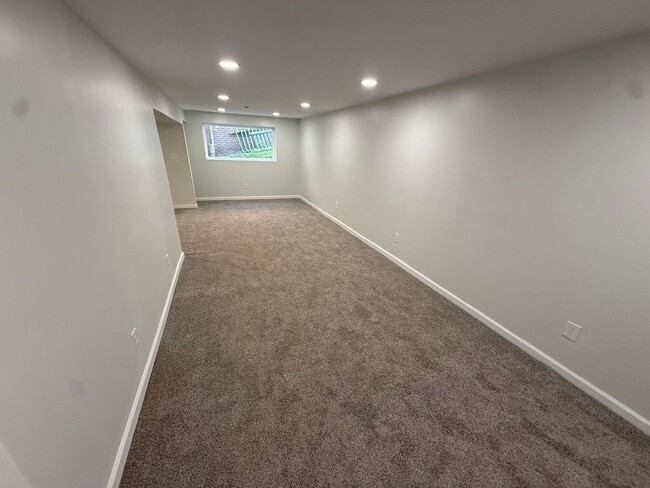 Building Photo - Rent to Own Home Huntington WV