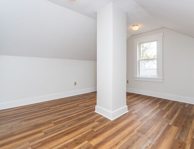 Building Photo - 10 Foundry Ave