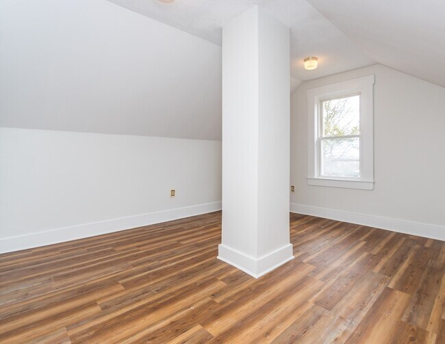 Building Photo - 12 Foundry Ave