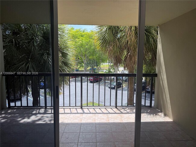 Building Photo - 10835 SW 112th Ave