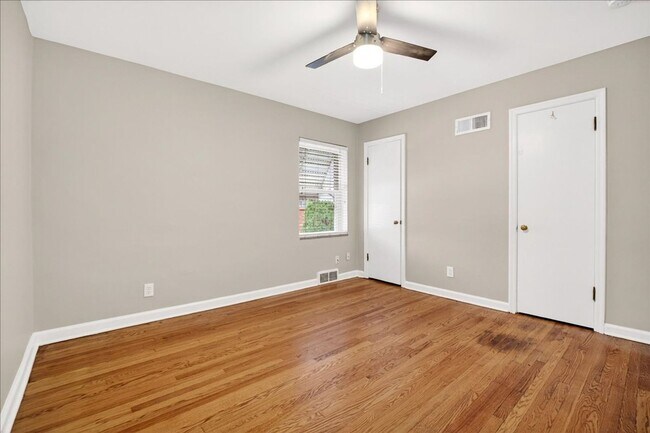 Building Photo - 2BR Brick Bungalow ($1,495/mo)