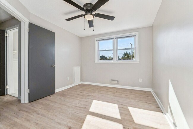 Building Photo - Beautiful Three-Bedroom in Dundalk