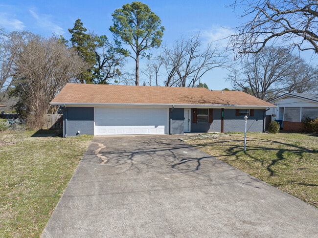 Primary Photo - 1711 Gene Dr