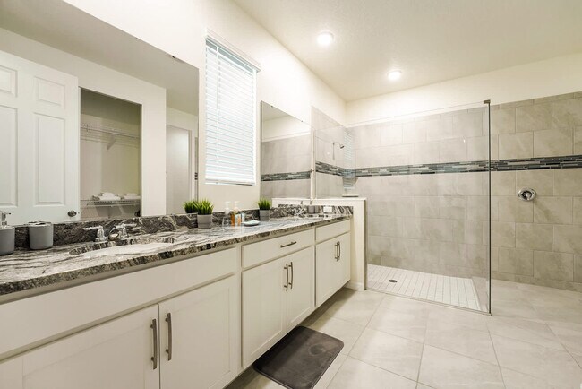 Building Photo - 1566 Mermaid Cv Wy