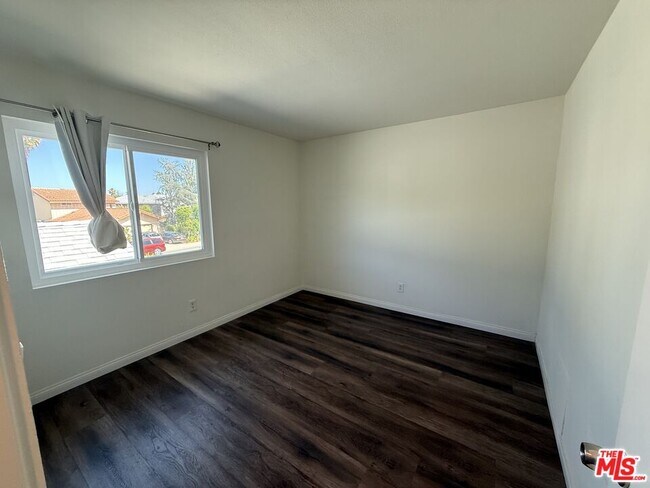 Building Photo - 5867 Cape Horn Dr
