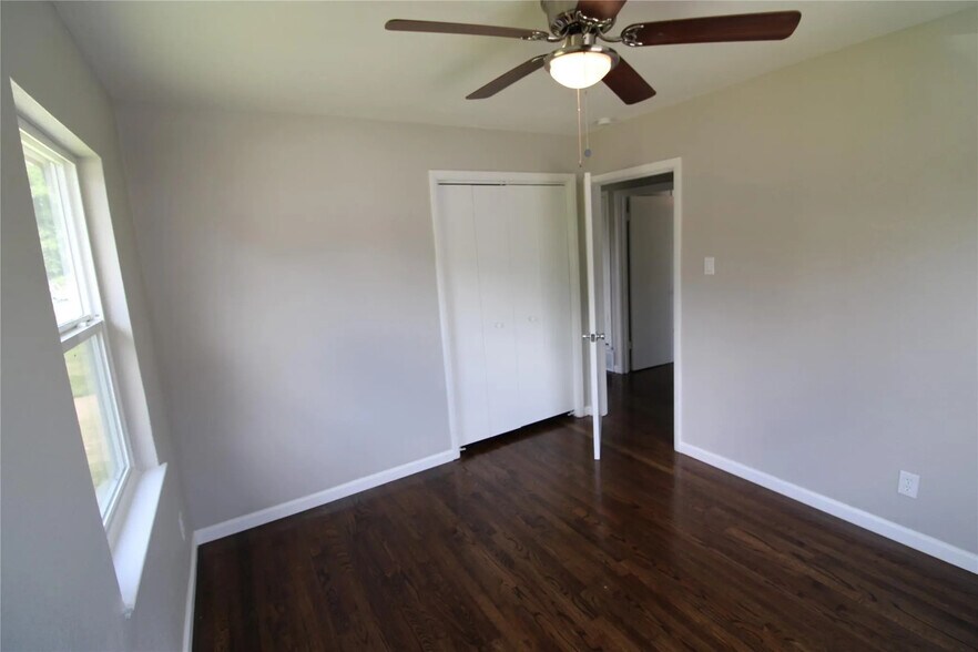 Building Photo - 1727 Waldrop St