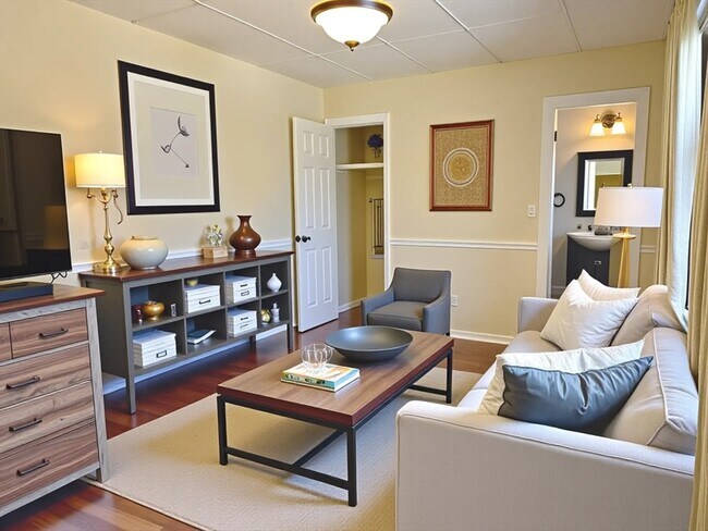 Building Photo - 9 Bowdoin St