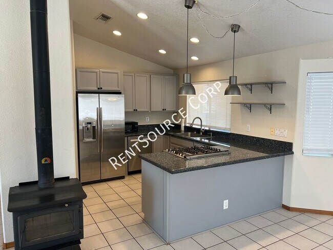 Building Photo - 3 Bedroom Home For Rent in Yermo Calico La...