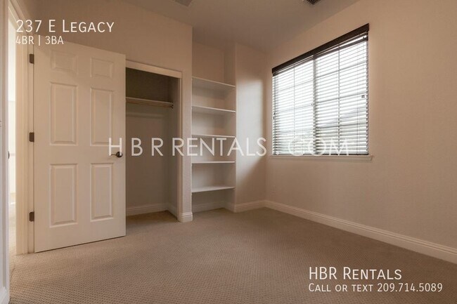 Building Photo - WICKLUND Village 4 Bedroom Home - Gated Dr...