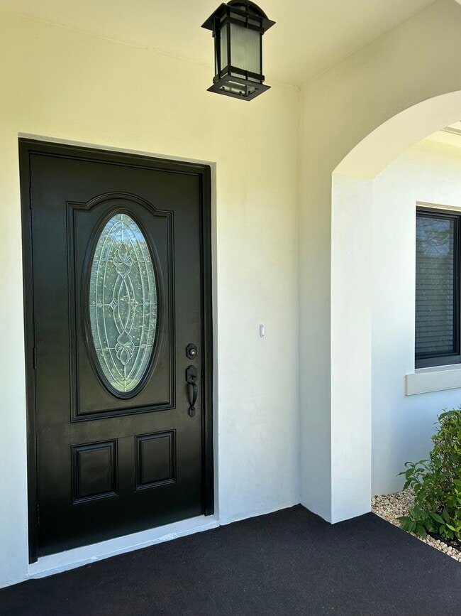 Building Photo - 4412 Vanda Dr