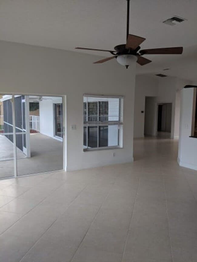 Building Photo - 4593 Bucida Rd