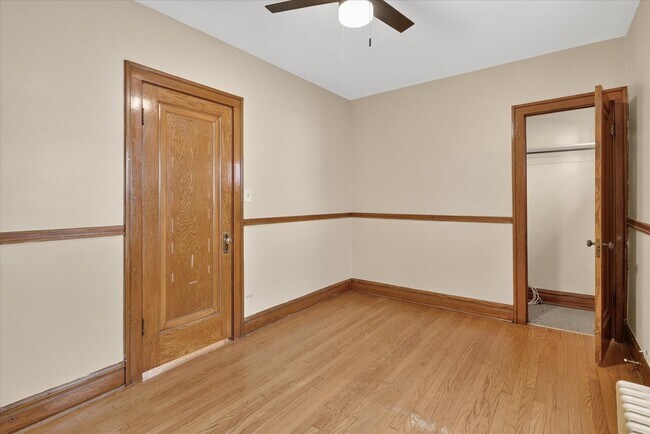 Building Photo - 1822 Gunderson Ave
