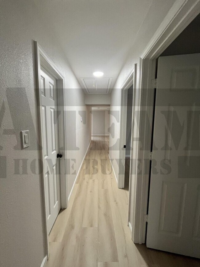 Building Photo - Beautifully updated 3-bedroom, 2-bathroom