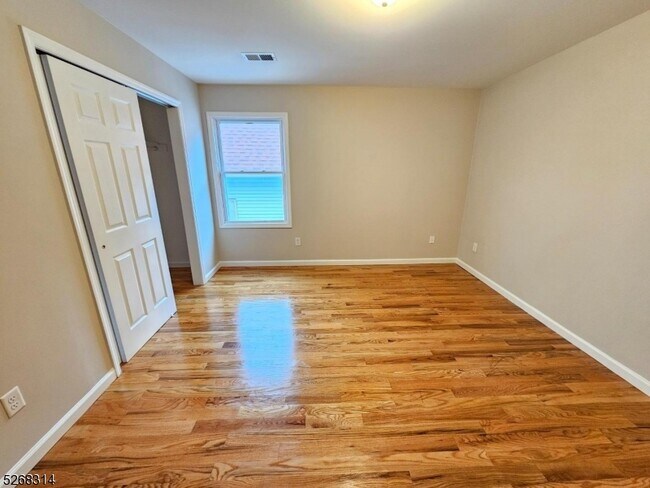 Building Photo - 587 Madison Ave