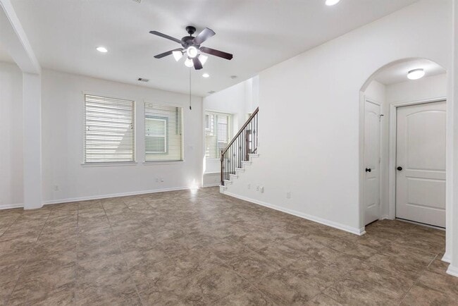 Building Photo - 14 Cheswood Manor Drive