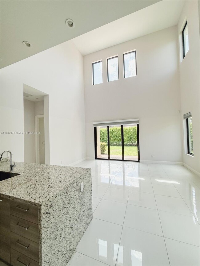 Building Photo - 5915 Brookfield Cir