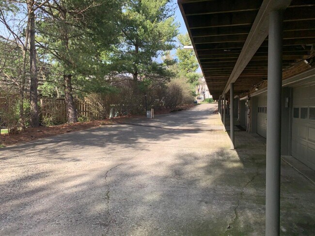 Building Photo - 1129 Turkey Foot Rd