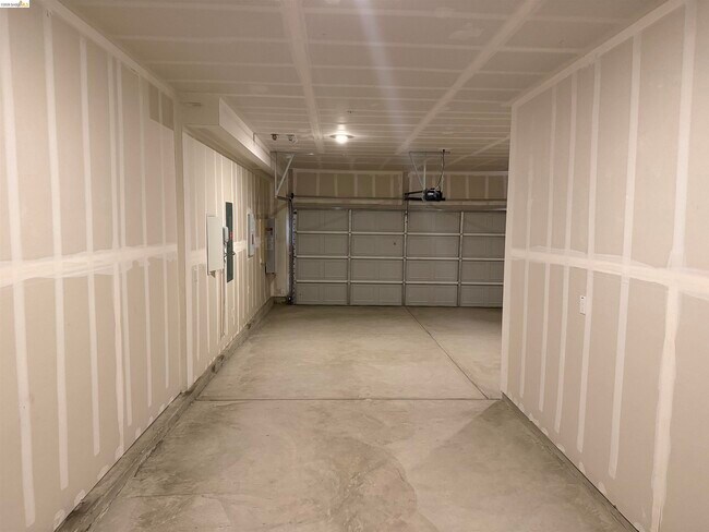 Building Photo - 4661 Caufield Wy